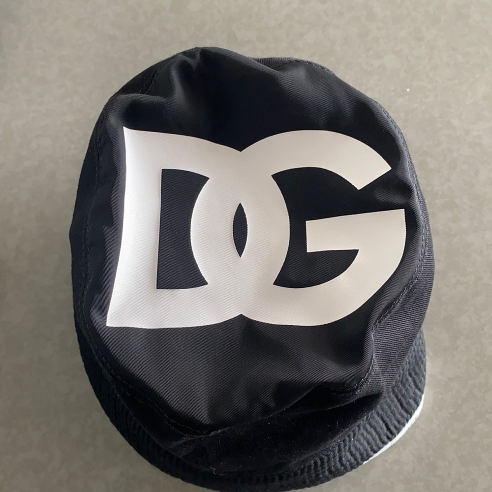 Authentic Dolce & Gabbana bucket hat. Size 58